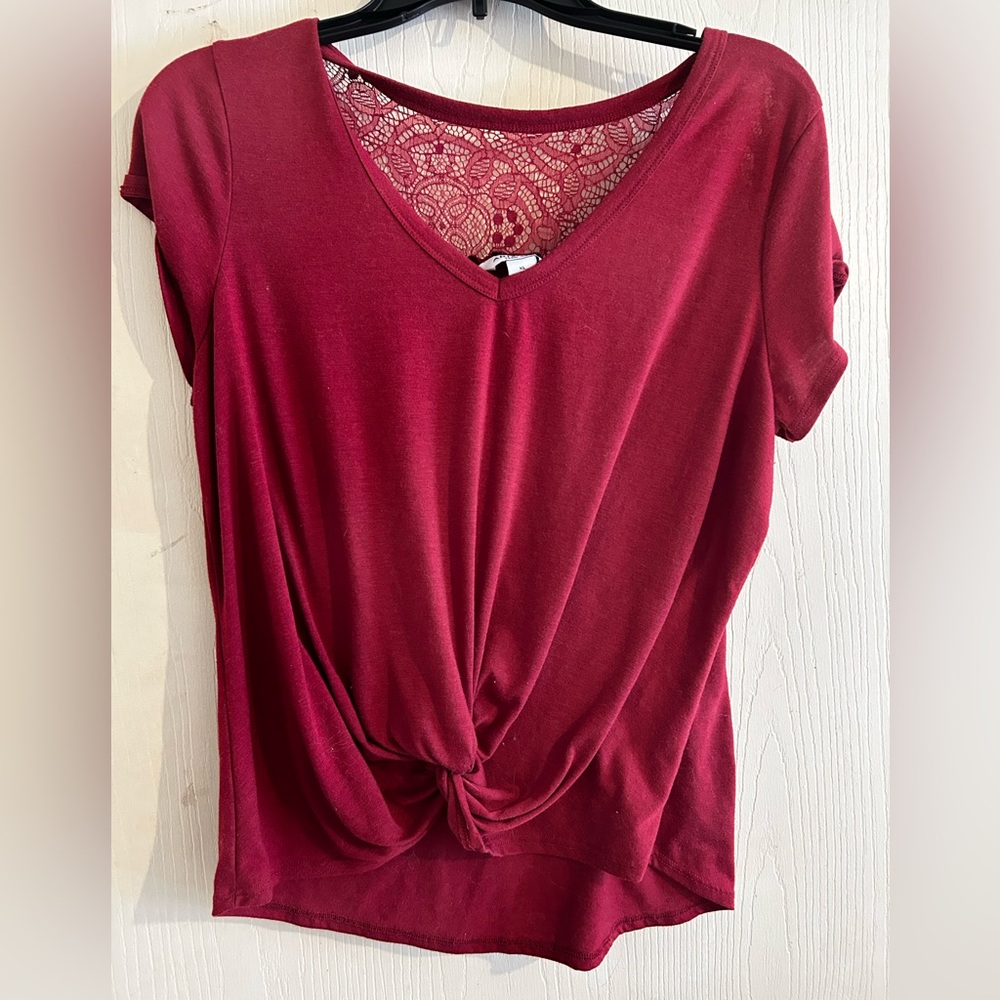 Arizona Red T Shirt with lace accents Size XL